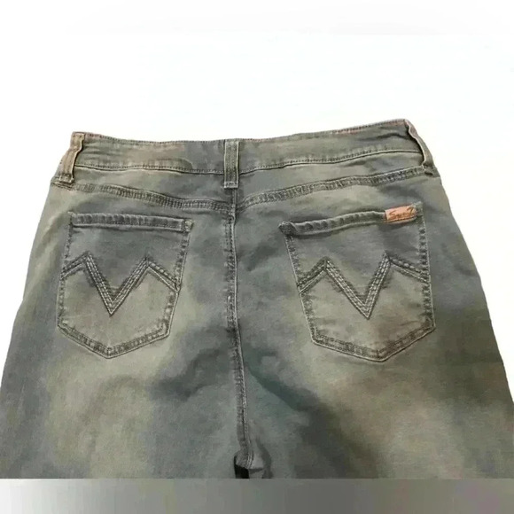 Seven7 Ripped/Distressed Denim Jeans Slim Straight leg Junior’s size 16 - Picture 12 of 12